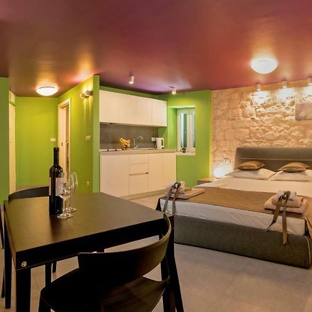 Annie'S Stone Studio & Room Split Bagian luar foto