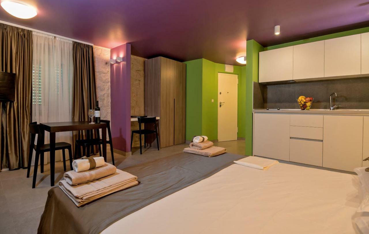 Annie'S Stone Studio & Room Split Bagian luar foto