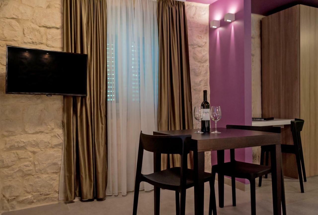 Annie'S Stone Studio & Room Split Bagian luar foto